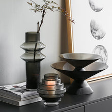 Load image into Gallery viewer, Noya glass vase