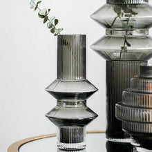 Load image into Gallery viewer, Noya glass vase