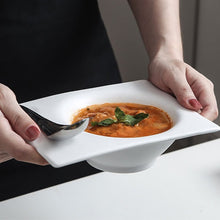 Load image into Gallery viewer, Newell soup plate