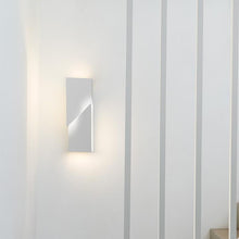 Load image into Gallery viewer, Cleo Ambient wall light
