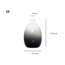 Load image into Gallery viewer, Evelyn glass vase