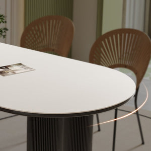 Isak dining table