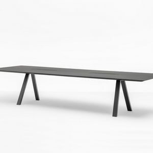 Hoha dining table