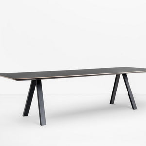 Hoha dining table