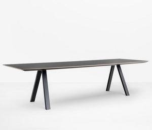 Hoha dining table