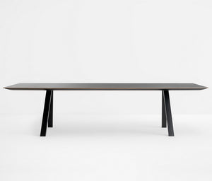 Hoha dining table